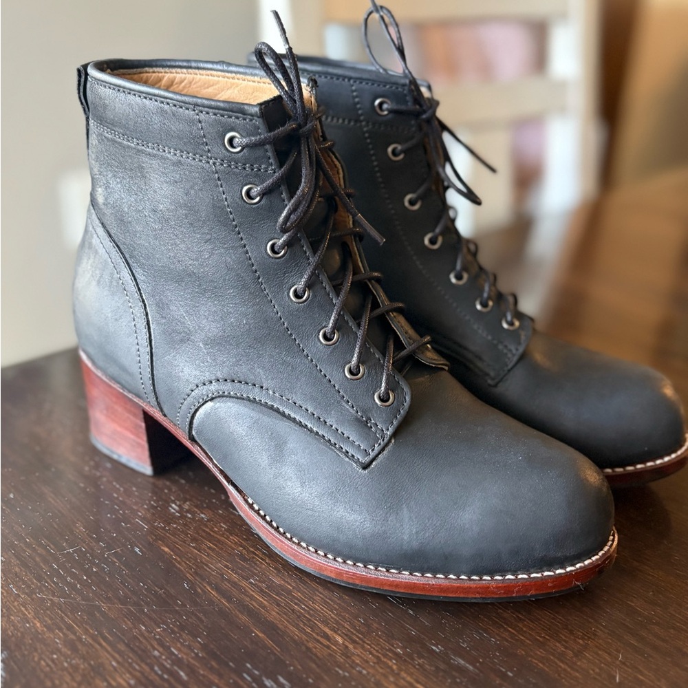 Adelante Elena women's 8 wide black boots chic 90s retro western bootie block